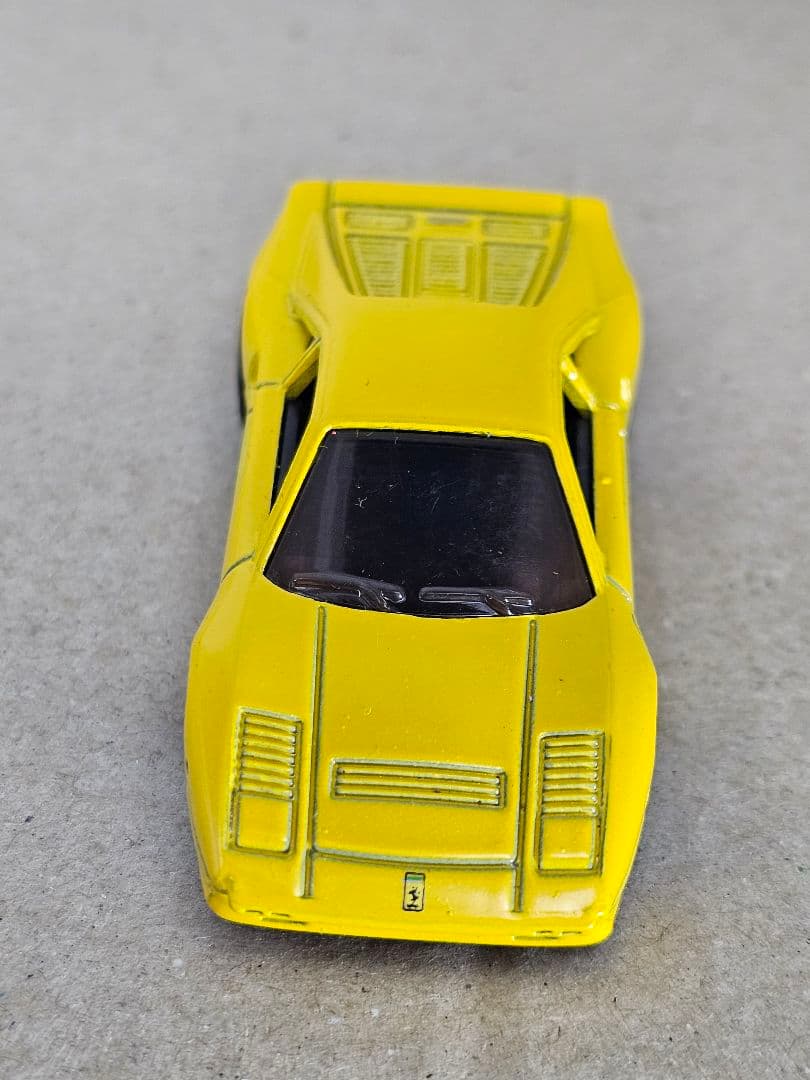 ホットウィール、フェラーリ 288 GTO 黄（ルース）