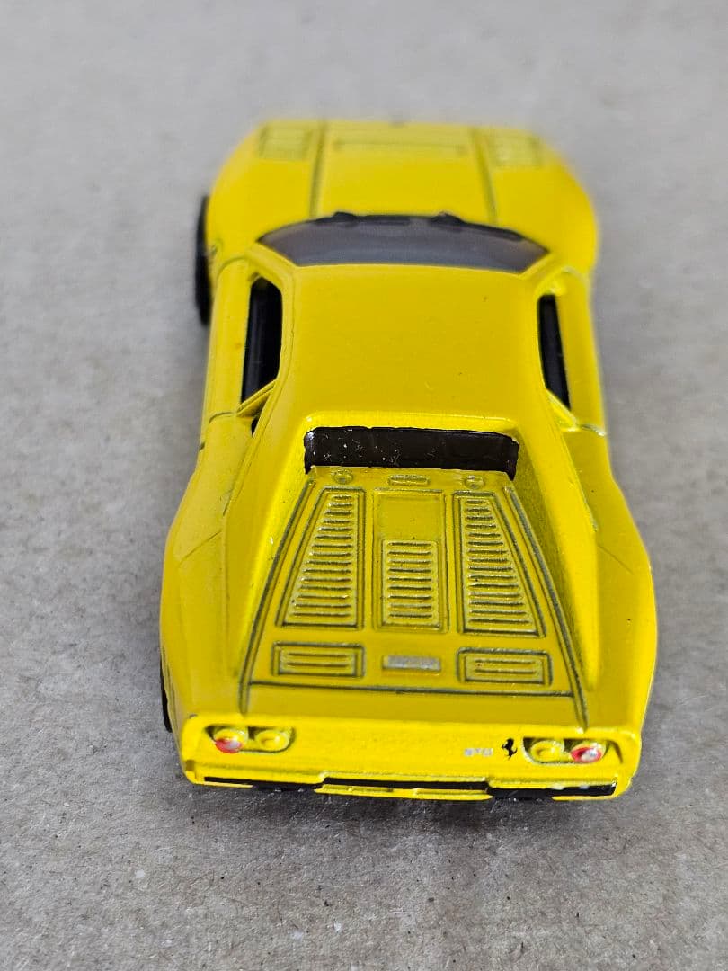 ホットウィール、フェラーリ 288 GTO 黄（ルース）