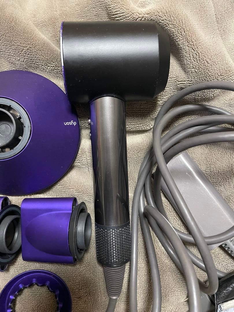 ダイソン　ドライヤー　ヘアードライヤー　Dyson