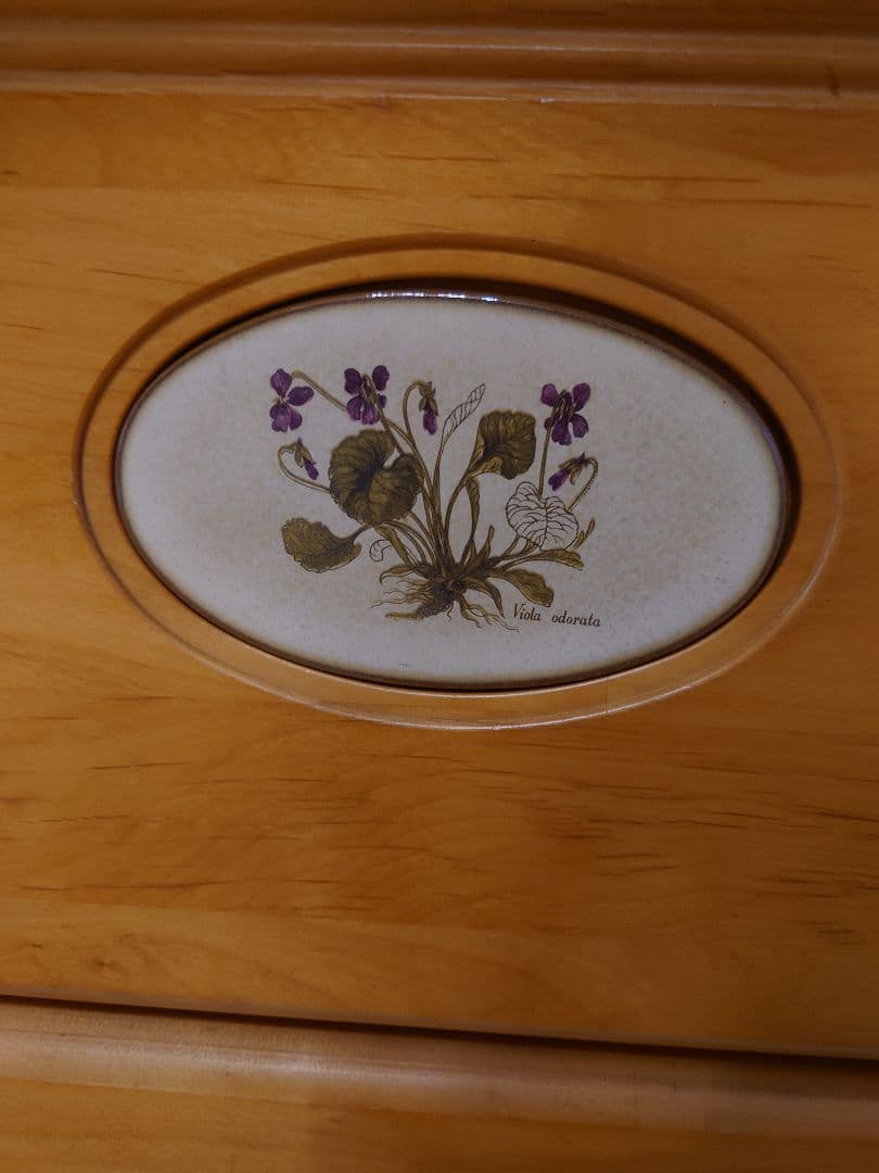 木製チェスト 花デザイン　カントリー調