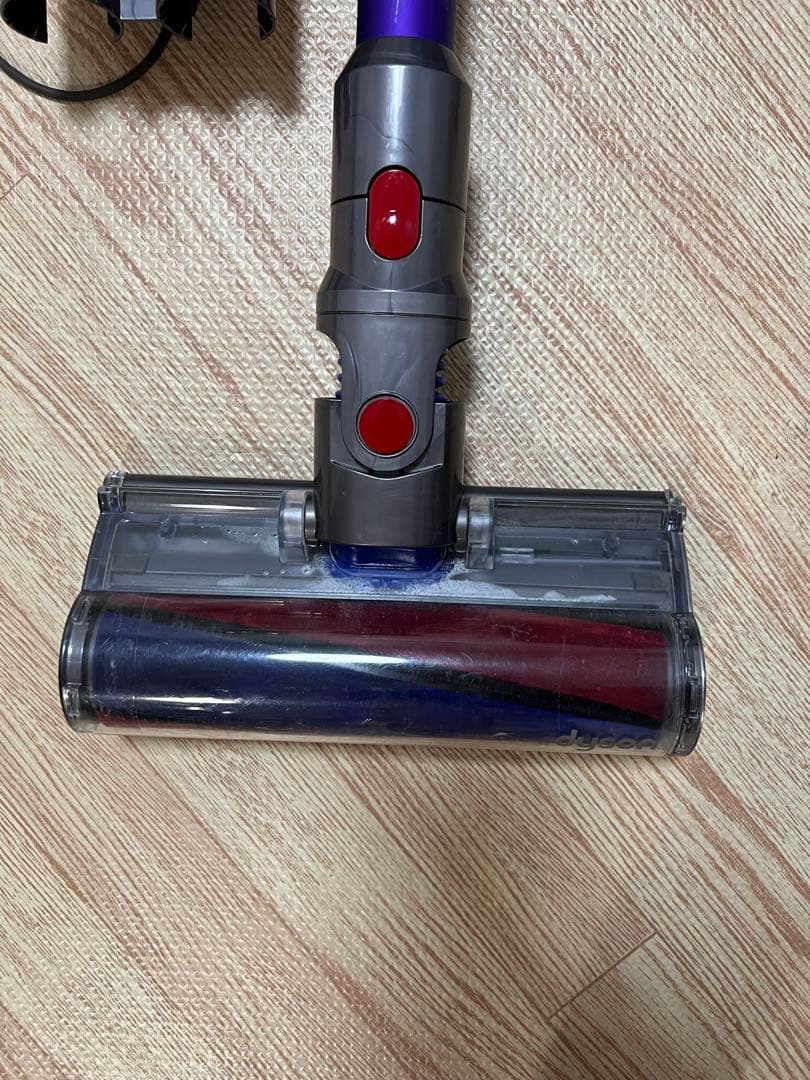 【ジャンク品】ダイソン コードレスクリーナー　SV11