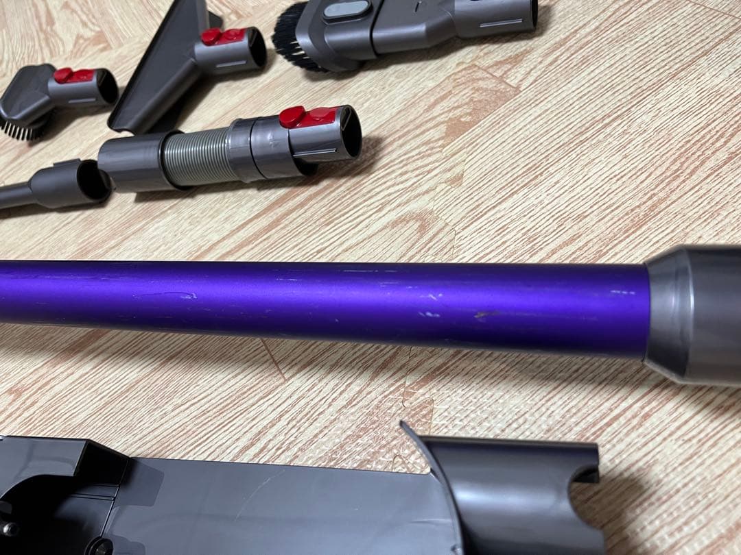 【ジャンク品】ダイソン コードレスクリーナー　SV11