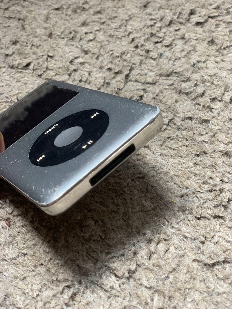 Apple iPod Classic 160GB。