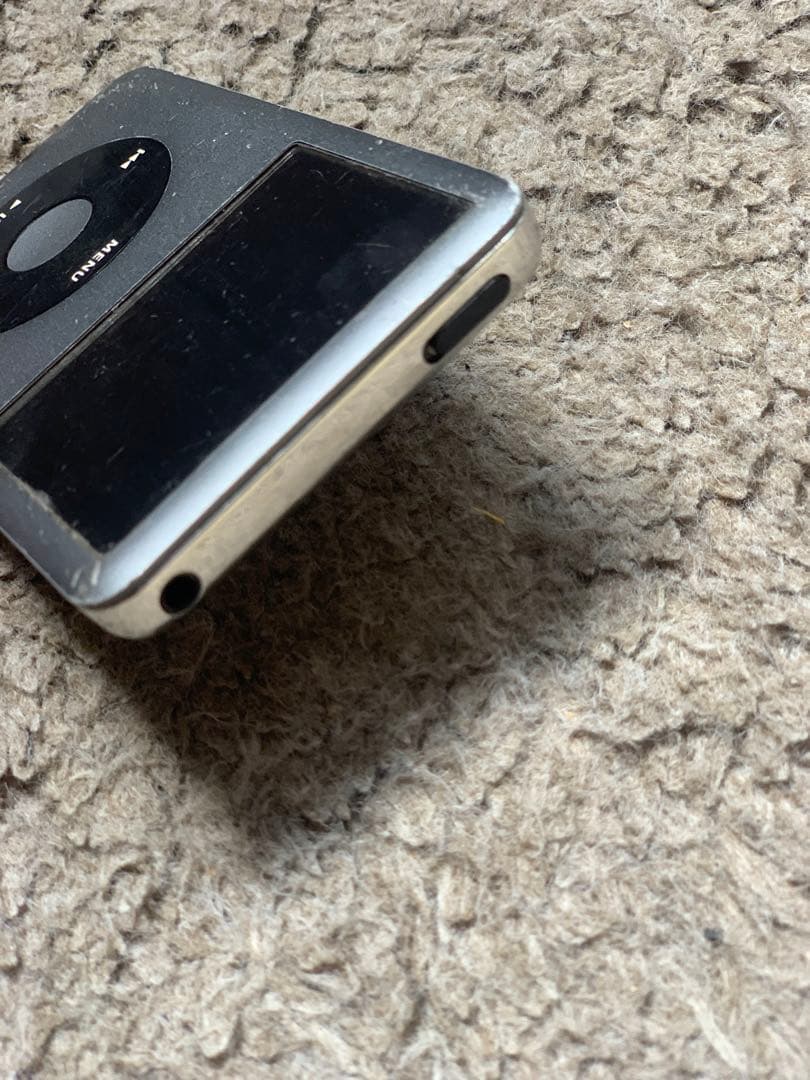 Apple iPod Classic 160GB。