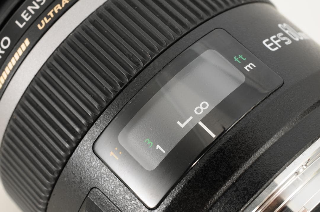 【単焦点マクロレンズ】 Canon EF-S 60mm F2.8 USM