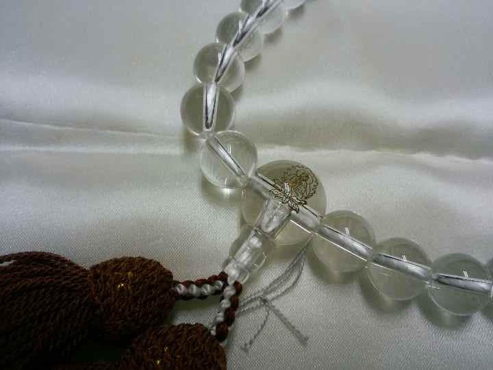 超特価！　八宗手掛け念珠　白水晶１０mm　親玉に観音像の彫刻あり