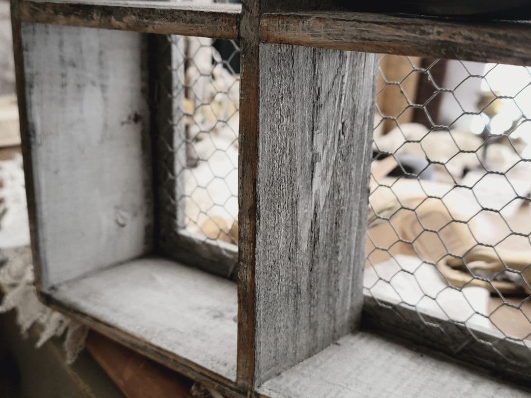 アンティーク　ウッドシェルフ　ウォールラック　アイアンメッシュ　フレンチシャビー