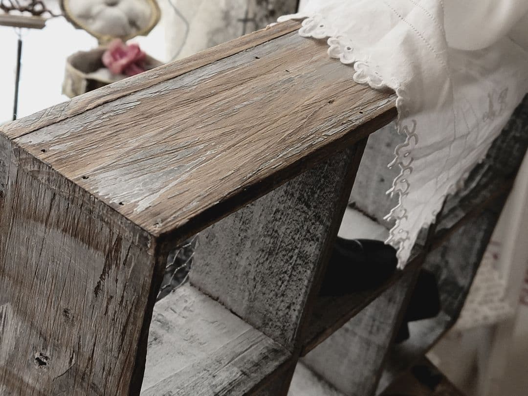 アンティーク　ウッドシェルフ　ウォールラック　アイアンメッシュ　フレンチシャビー