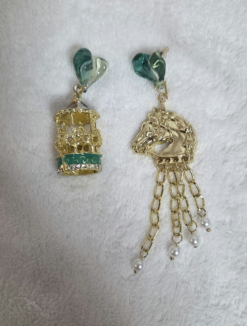 ハンドメイド ピアス メリーゴーランド