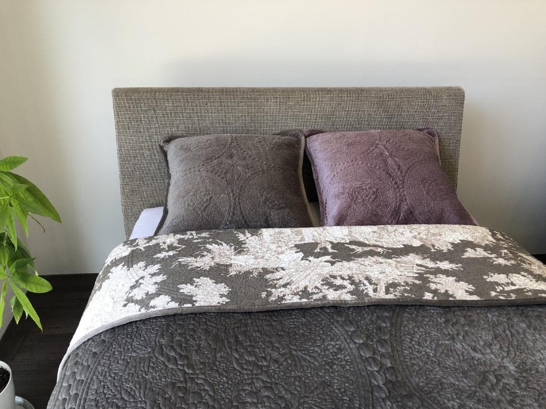 キルトマルチカバー ベッドスプレッド ２００ｘ２５０ｃｍホワイトベッドカバー