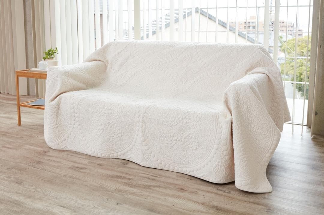 キルトマルチカバー ベッドスプレッド ２００ｘ２５０ｃｍホワイトベッドカバー