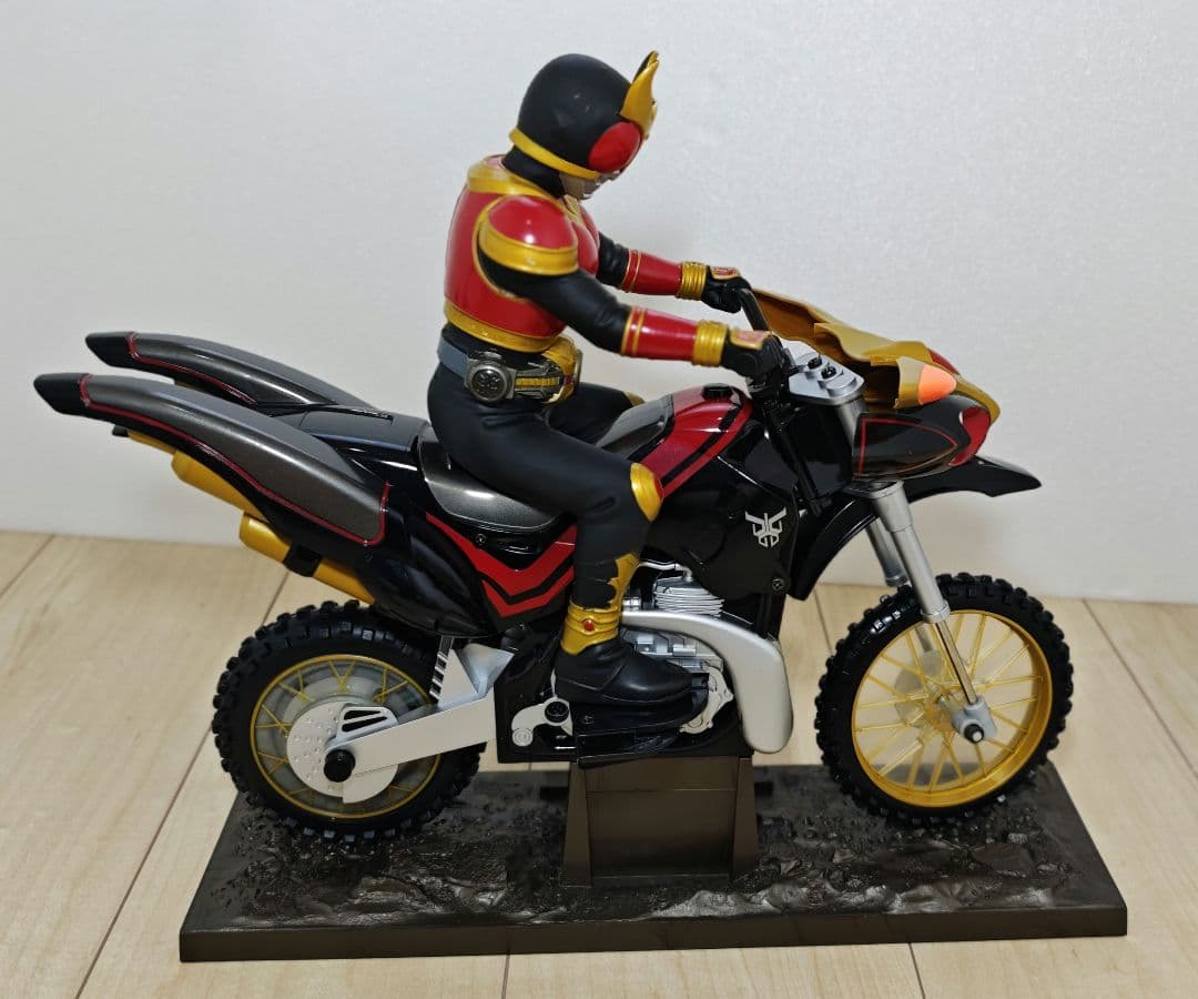 仮面ライダー クウガ ビートチェイサー2000 ラジコン TAIYO