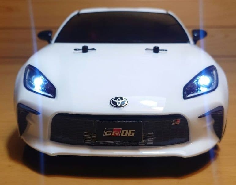 タミヤRCトヨタ白色GR86LEDライト付＆プロポ＆バッテリー充電器セット未走行