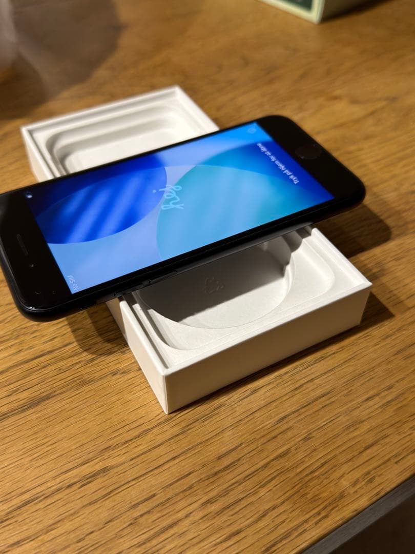 スマートフォン本体 Apple iPhone MHGT3J/A iPhone SE2