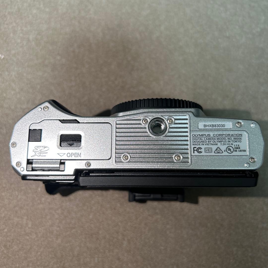 OLYMPUS OM-D E-M10 Mark III ダブルズームレンズキット