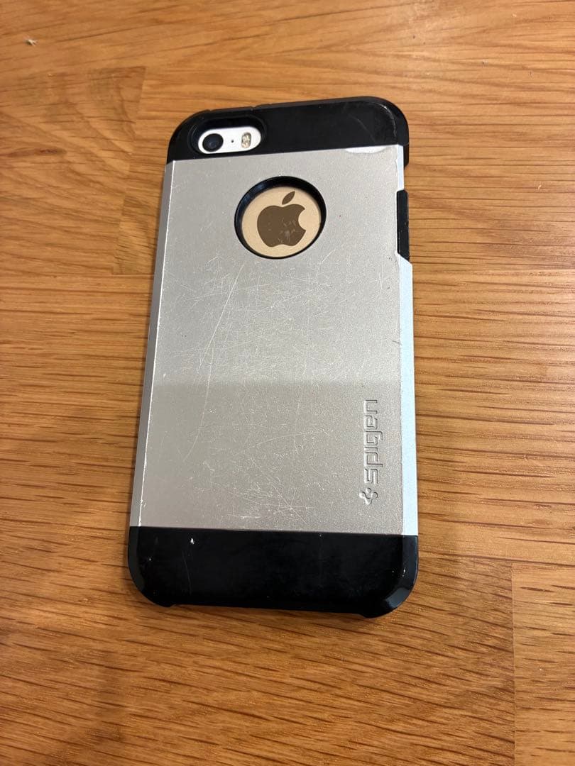 iPhone SE ゴールド　16GB(液晶フィルム、ケース付き)