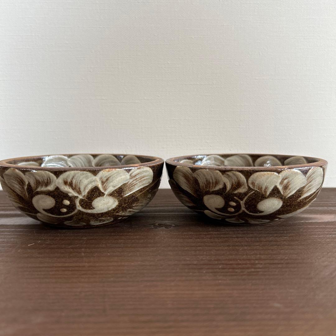 No.28 イッチン唐草の4寸鉢　やちむん