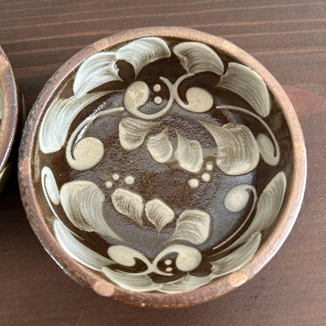 No.28 イッチン唐草の4寸鉢　やちむん