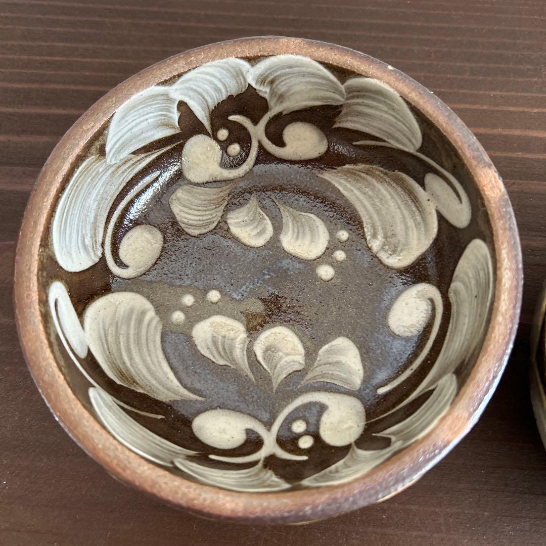 No.28 イッチン唐草の4寸鉢　やちむん