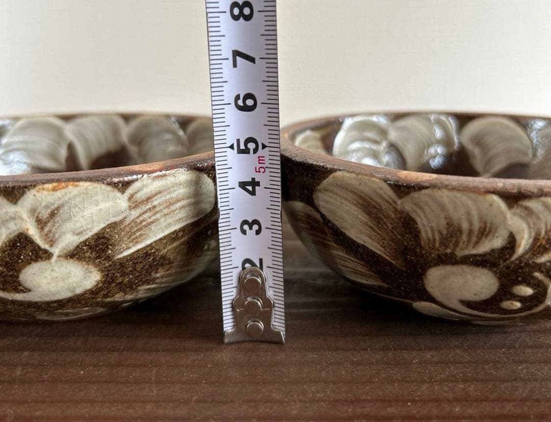 No.28 イッチン唐草の4寸鉢　やちむん