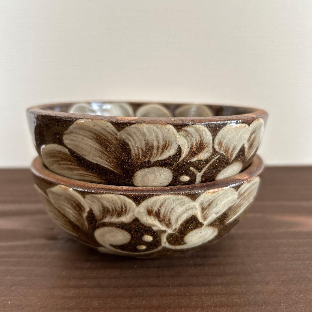 No.28 イッチン唐草の4寸鉢　やちむん