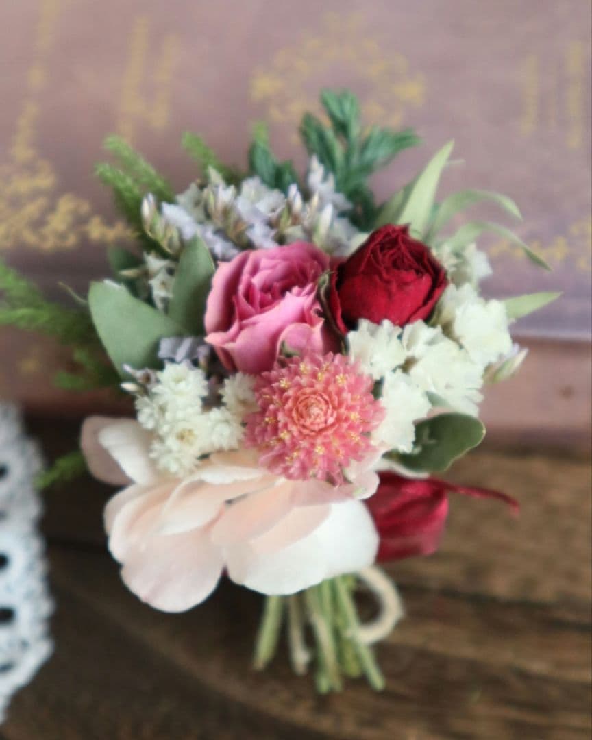 ドライフラワーꕤ︎︎スプレーバラと木の実いっぱい花籠リースꕤ壁飾り