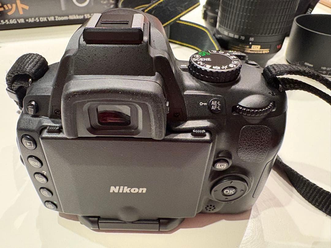 Nikon D5000 デジタル一眼レフ ダブルズームキット