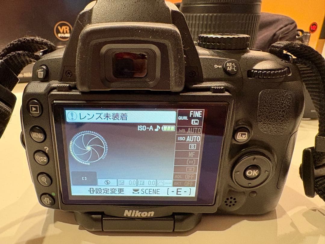 Nikon D5000 デジタル一眼レフ ダブルズームキット