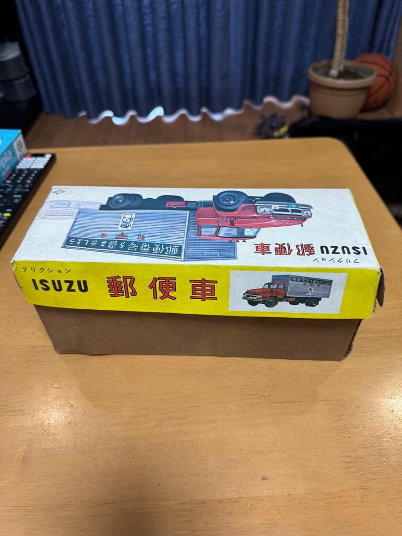 郵便トラック　ブリキ　いすゞ