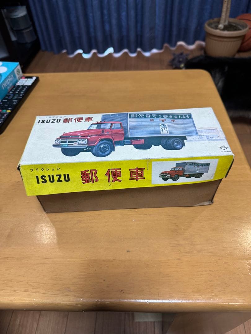 郵便トラック　ブリキ　いすゞ