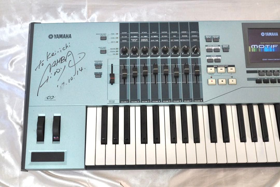 YAMAHA MOTIF XS7 シンセサイザー ハードケース付き