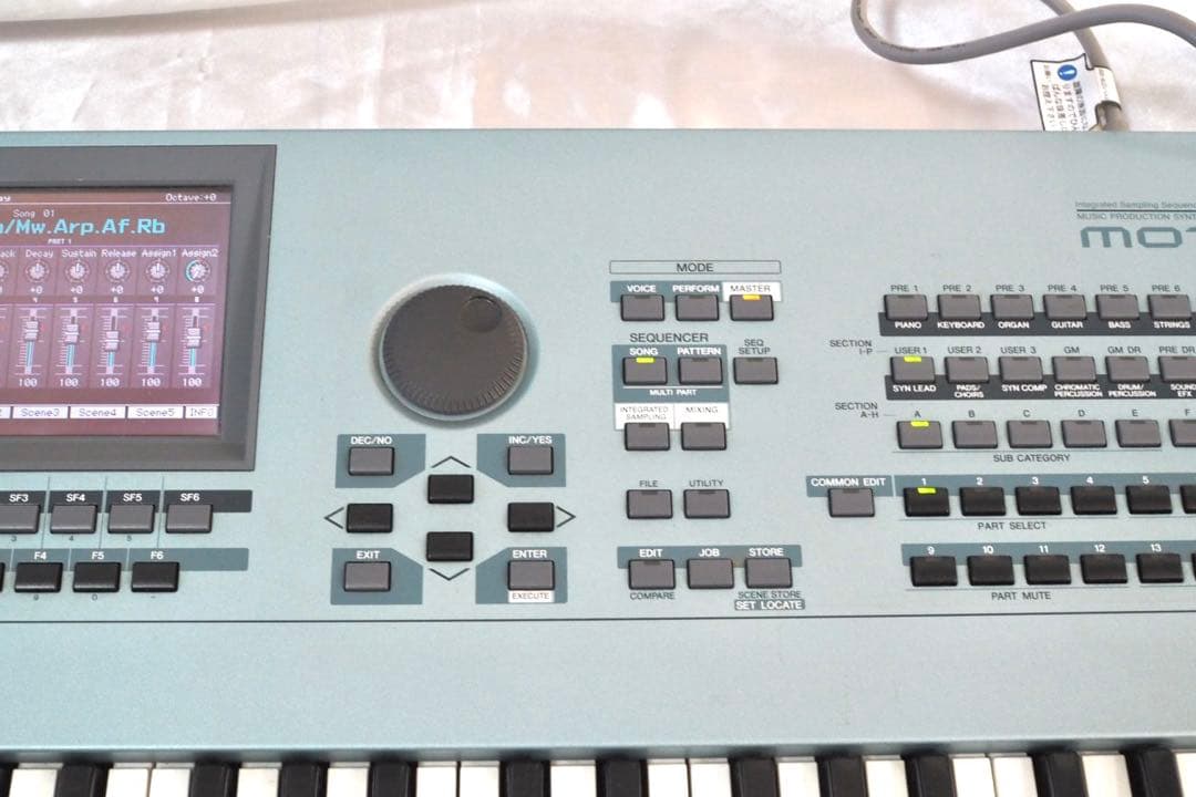 YAMAHA MOTIF XS7 シンセサイザー ハードケース付き