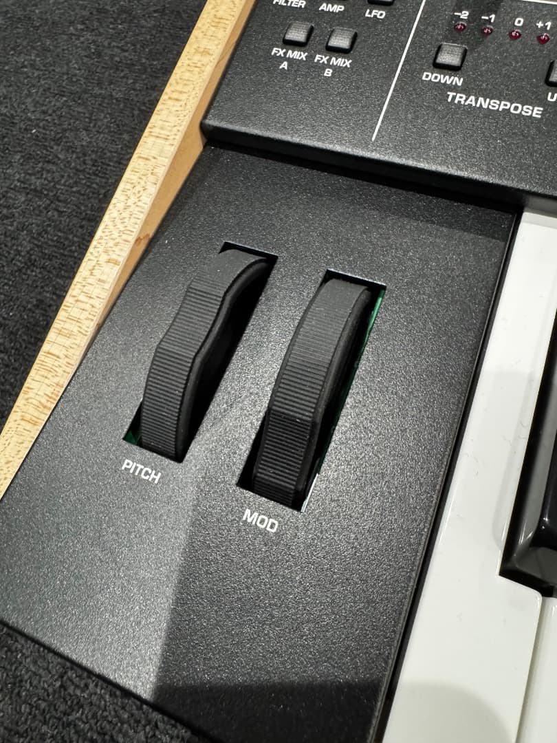 SEQUENTIAL Trigon-6 アナログシンセサイザー