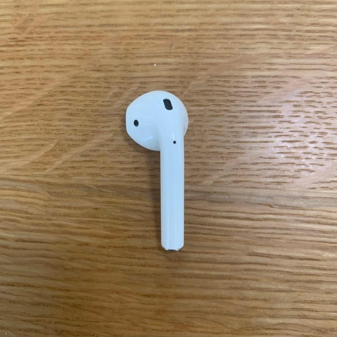 Apple AirPods第2世代 MV7N2J/A中古品. 左耳　充電ケース