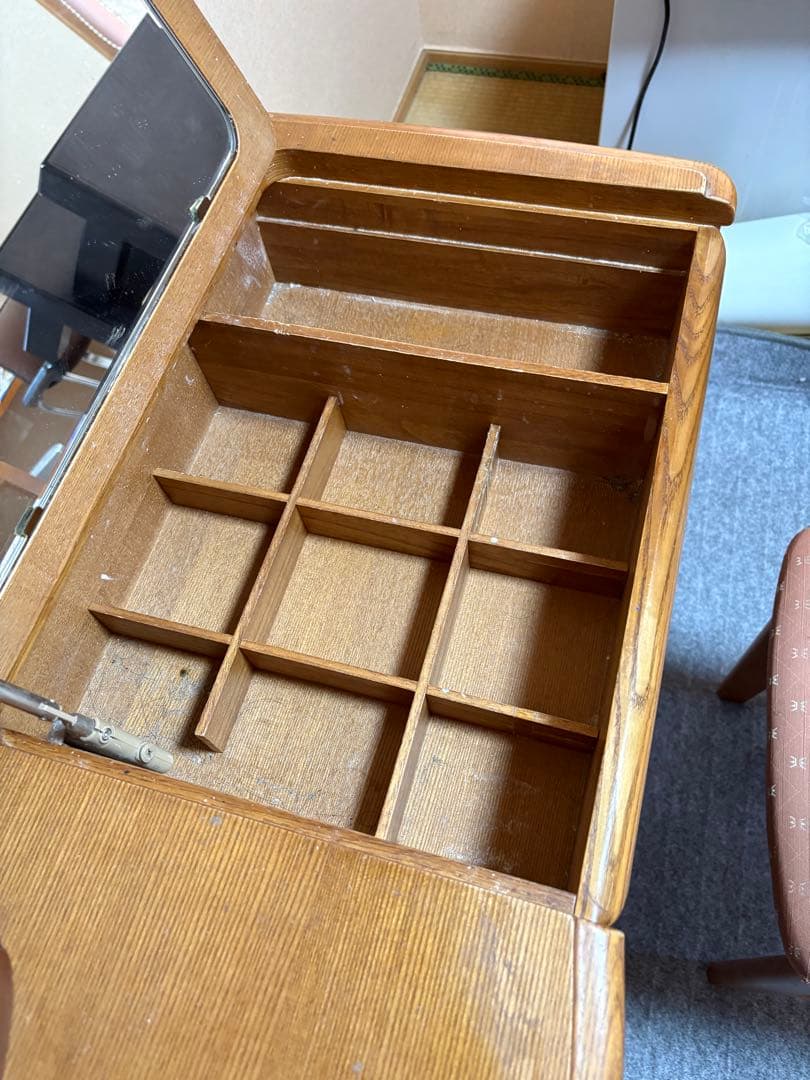 今だけ出品木製 学習机 鏡付きドレッサーレトロ アンティーク調 収納椅子セット