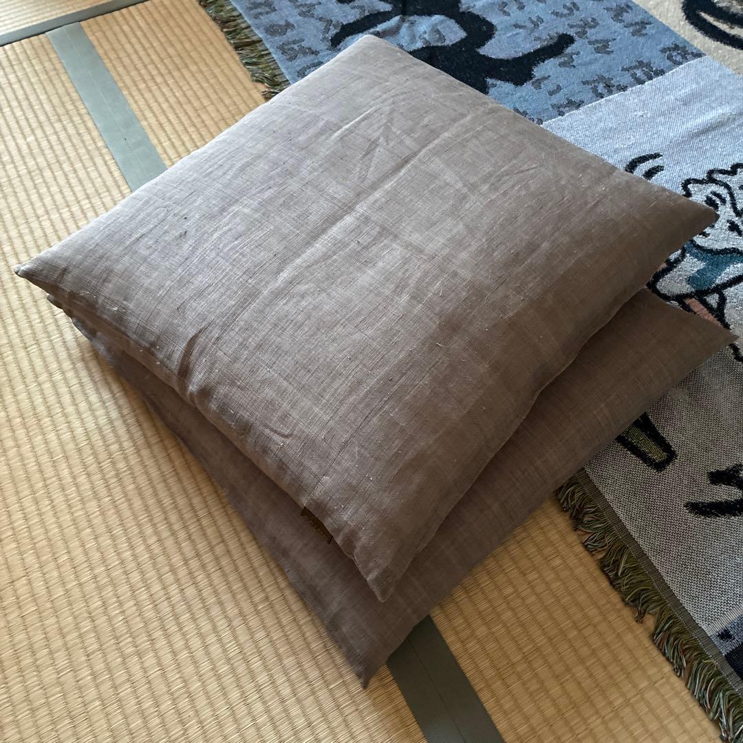 一疋屋　カバー付き座布団　銘仙判55x59cm x2