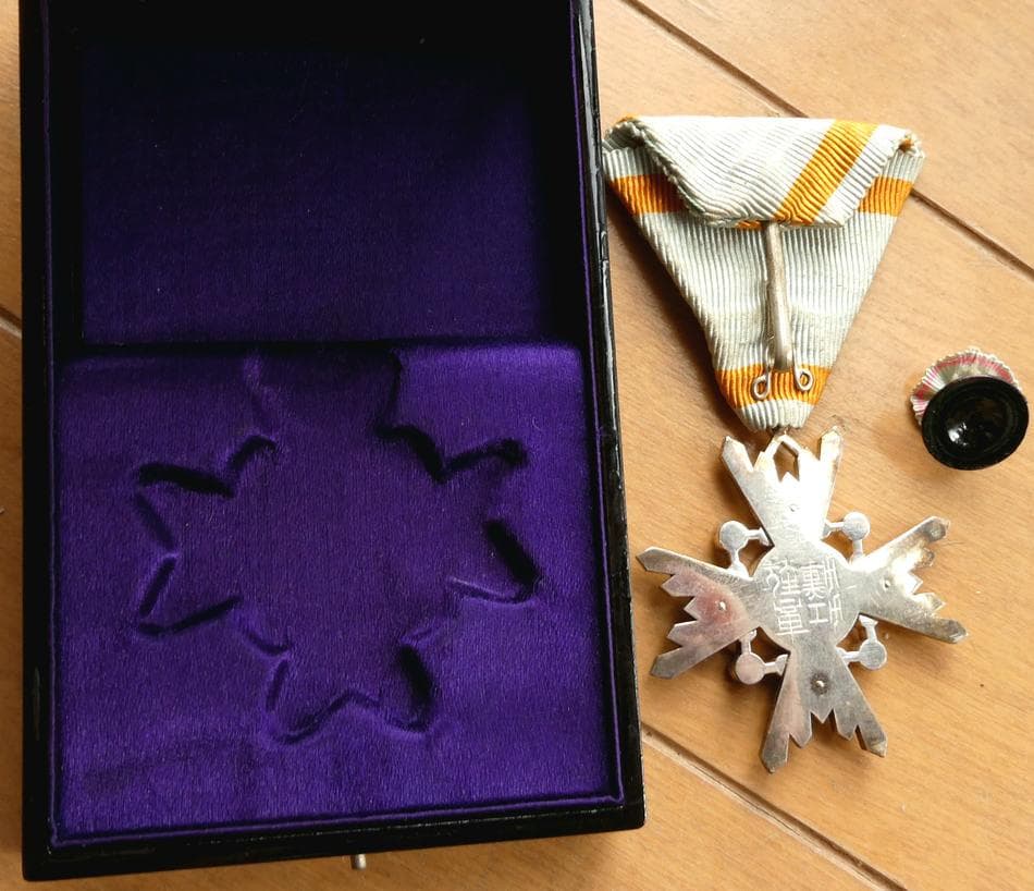 日本軍 勲章 明治期 勲五等 六等 旭日 瑞宝 赤十字