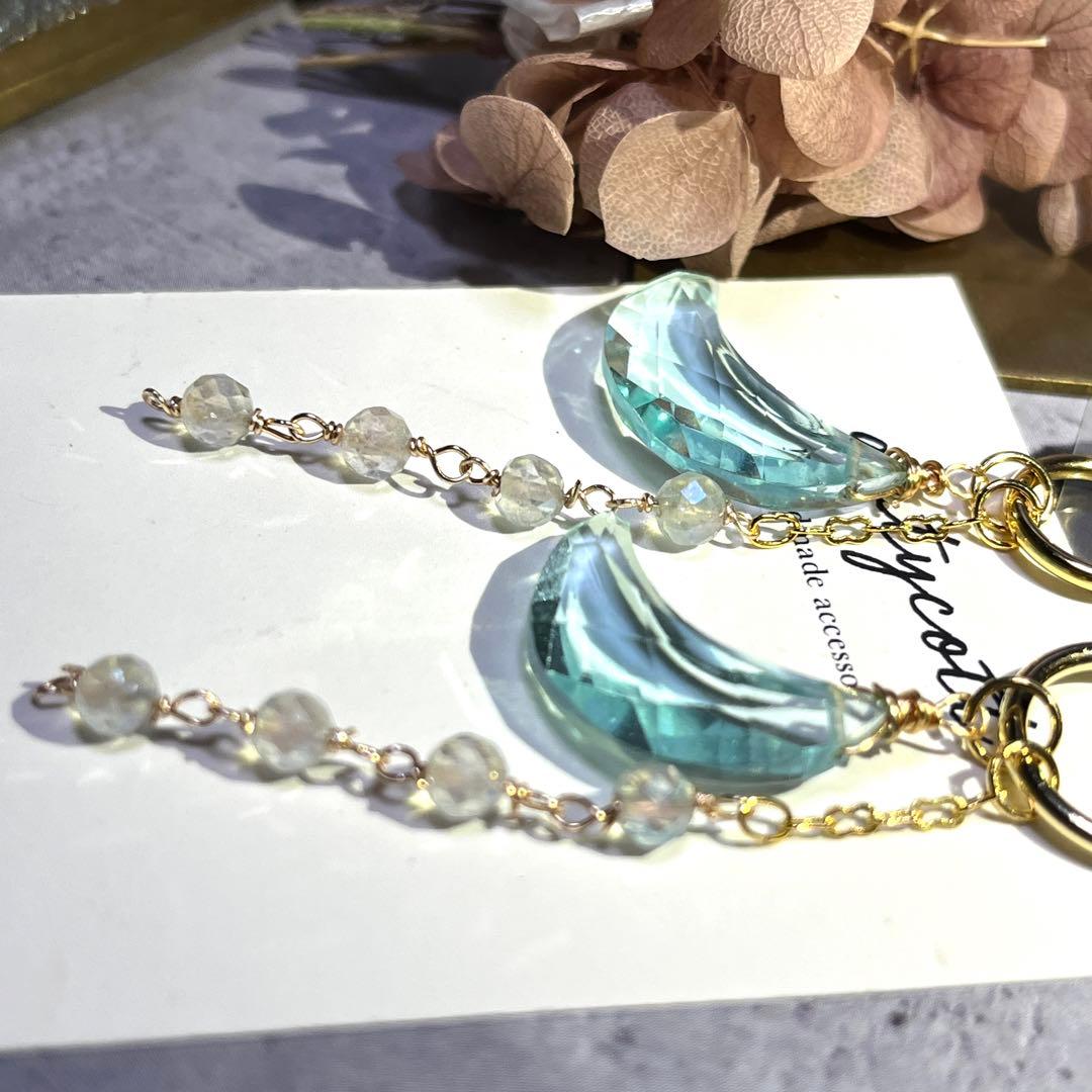 聖夜の月　付け替え　スイスブルームーン　ブルートパーズ　チャームピアスイヤリング