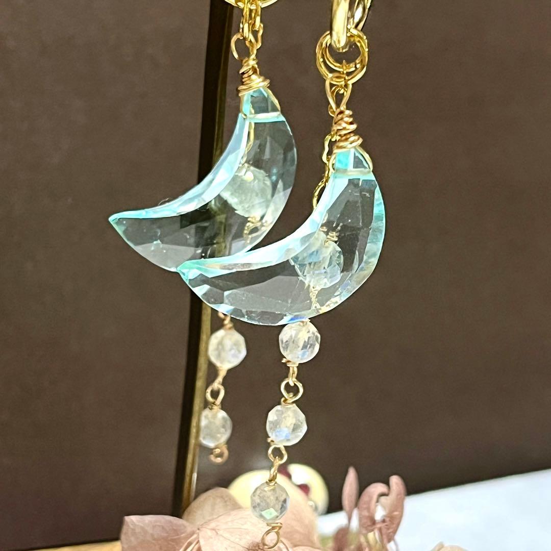 聖夜の月　付け替え　スイスブルームーン　ブルートパーズ　チャームピアスイヤリング