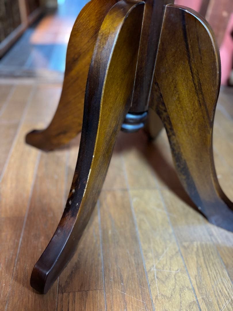 カリモク家具のコロニアルシリーズのポールスタンド（コートハンガー）
