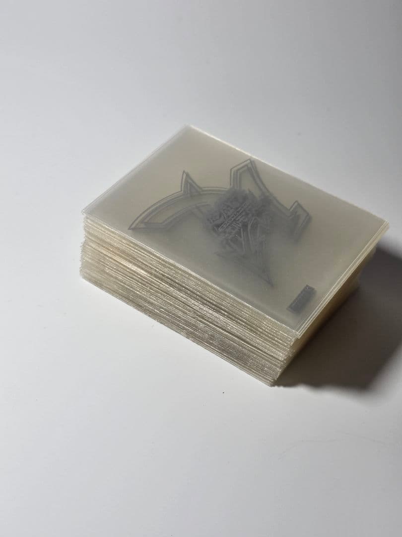 遊戯王 スリーブ デュエルアカデミア 銀ロゴ シルバー 70枚 使用済み