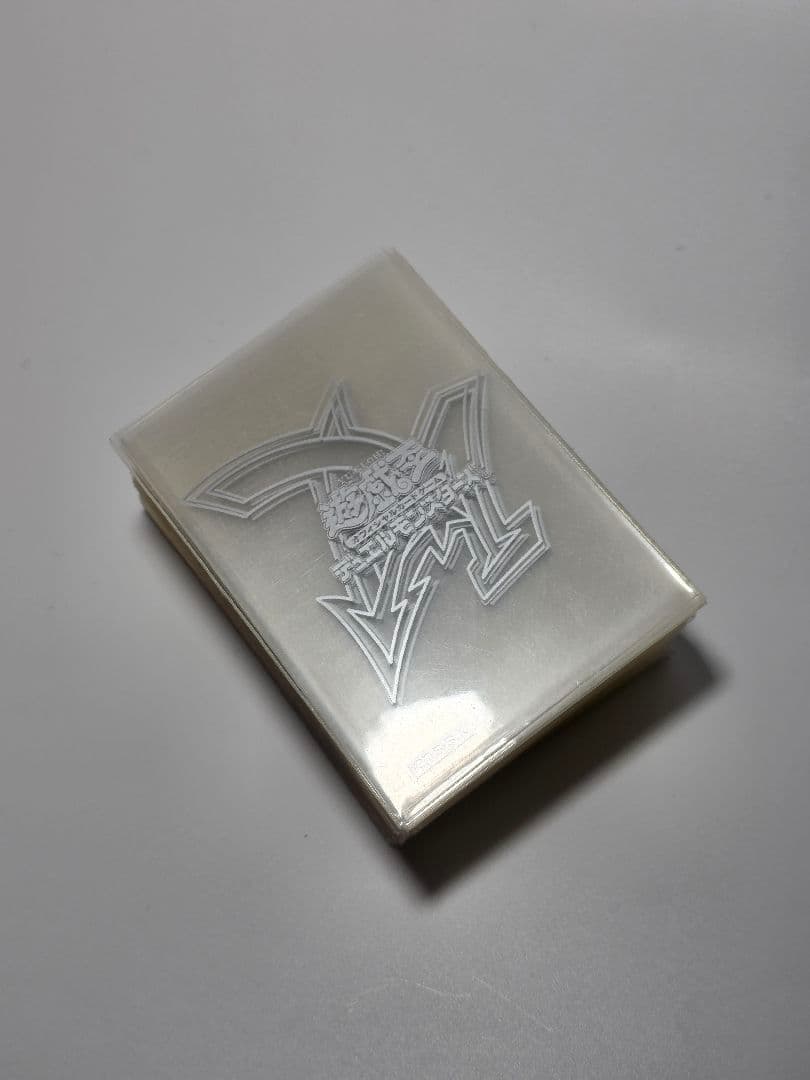 遊戯王 スリーブ デュエルアカデミア 銀ロゴ シルバー 70枚 使用済み