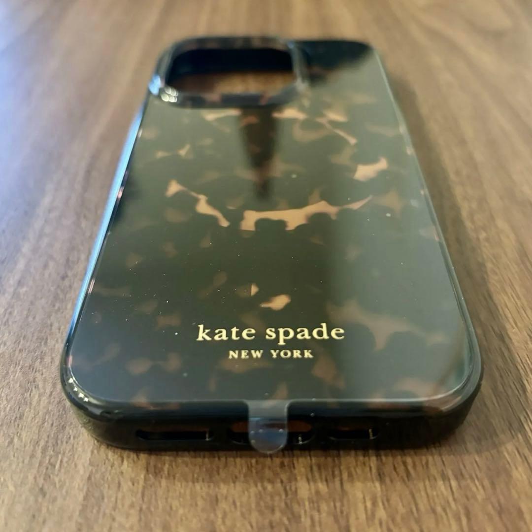ケイトスペード iPhone15Pro iPhoneケース べっこう ヒョウ柄