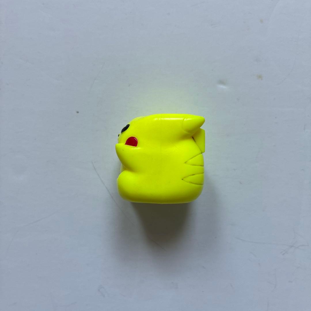 ポケモン　プラコロ　ピカチュウ