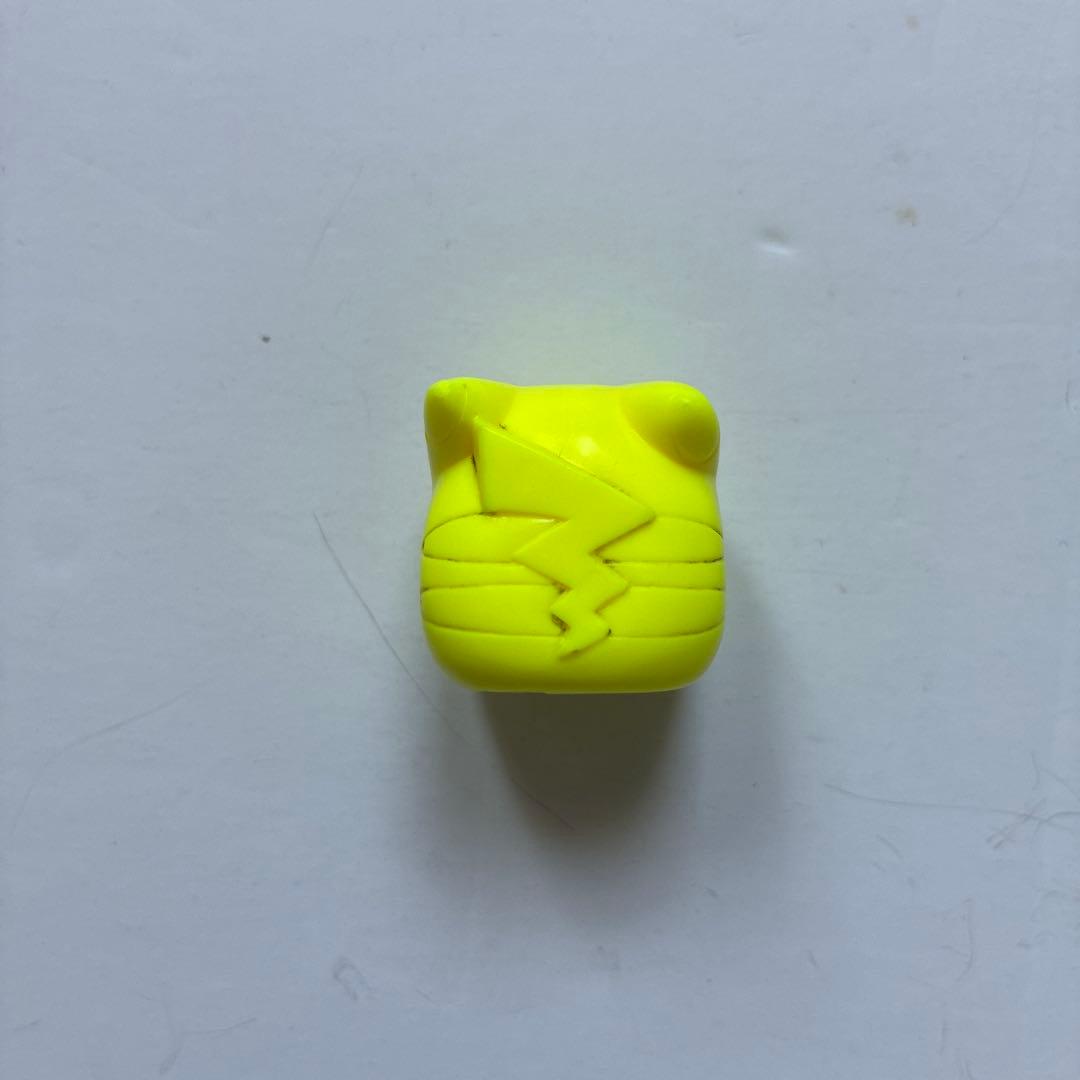 ポケモン　プラコロ　ピカチュウ