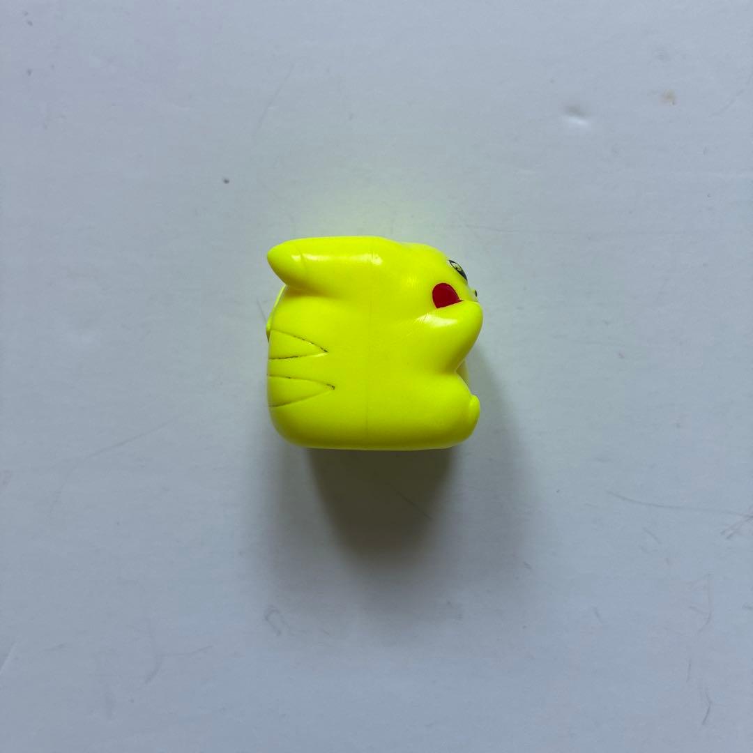 ポケモン　プラコロ　ピカチュウ