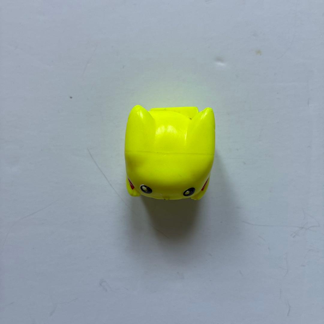 ポケモン　プラコロ　ピカチュウ