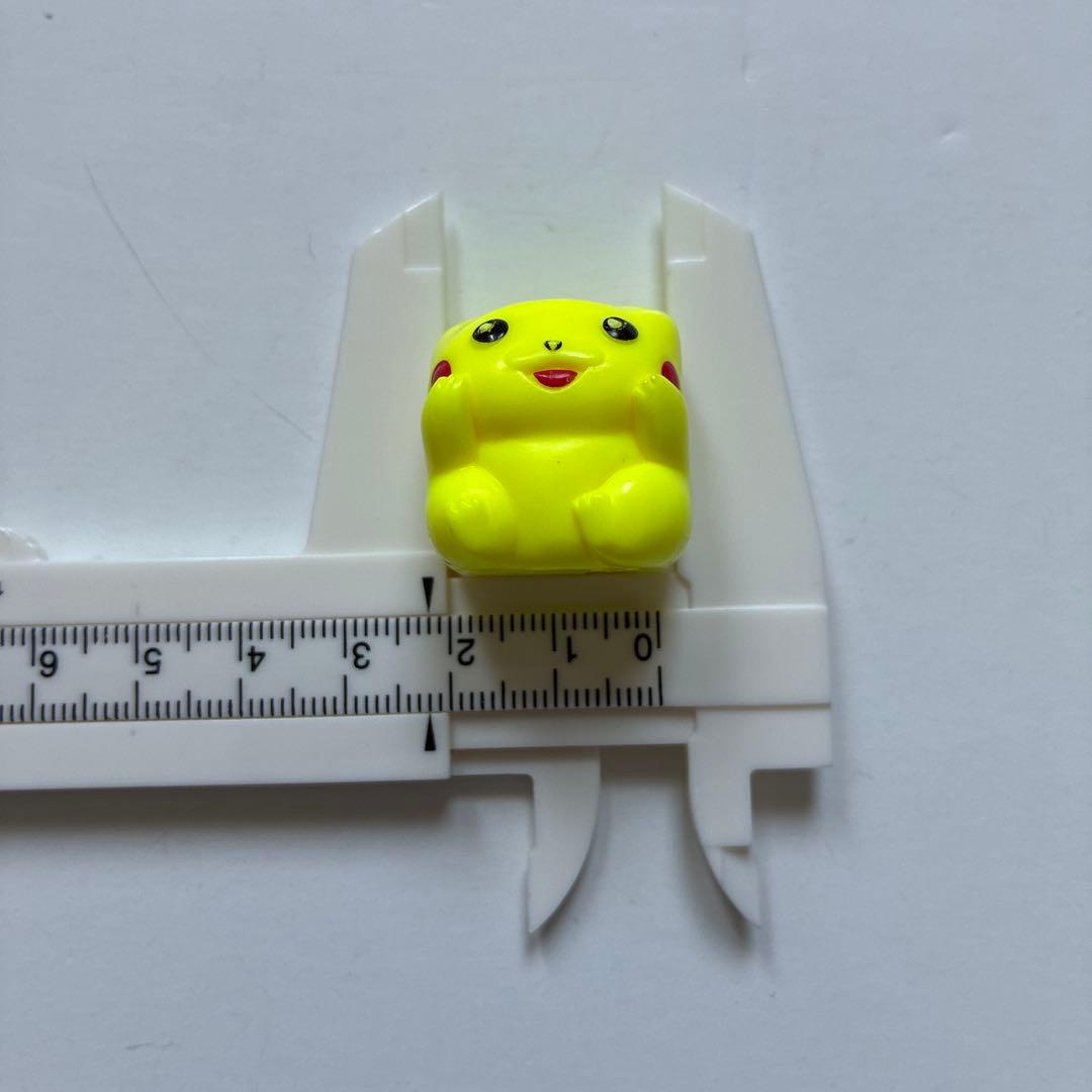 ポケモン　プラコロ　ピカチュウ