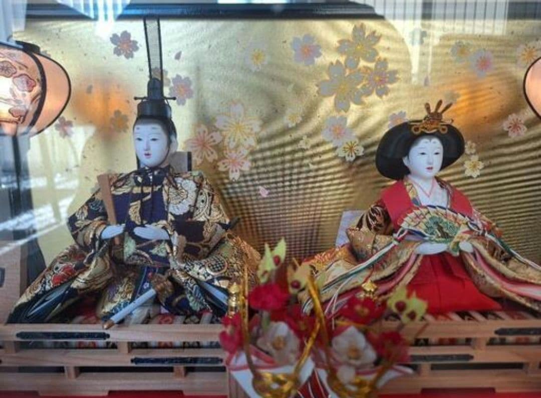 伝統的な雛人形セット ケース付き ひな祭り