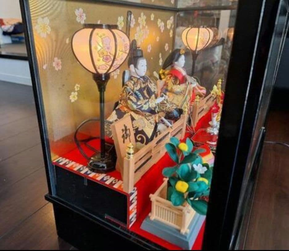 伝統的な雛人形セット ケース付き ひな祭り